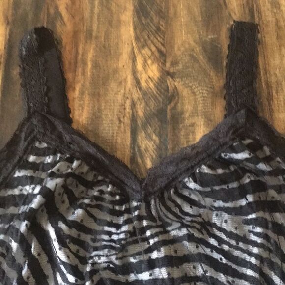 Zebra Print Tank Top with Black Lace Overlay - Picture 4 of 6